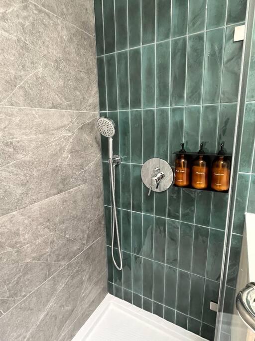 New Ample And Cozy One Bedroom Apt In Brooklyn At Rem-Casa New York Exteriör bild