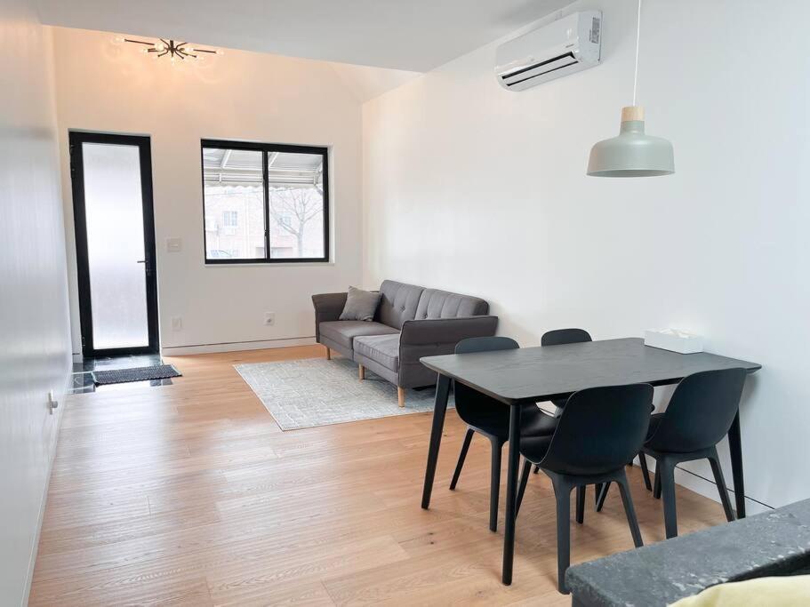 New Ample And Cozy One Bedroom Apt In Brooklyn At Rem-Casa New York Exteriör bild